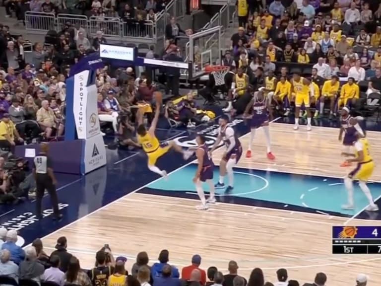 NBA/Austin Reaves 假摔買犯動作太浮誇,球迷看傻:「像是剛跳出水面的魚!」