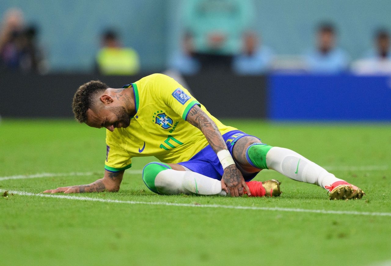 巴西超級球星內馬爾在世界盃南美洲區資格賽受傷，FIFA 可能要判賠 800 萬美元！