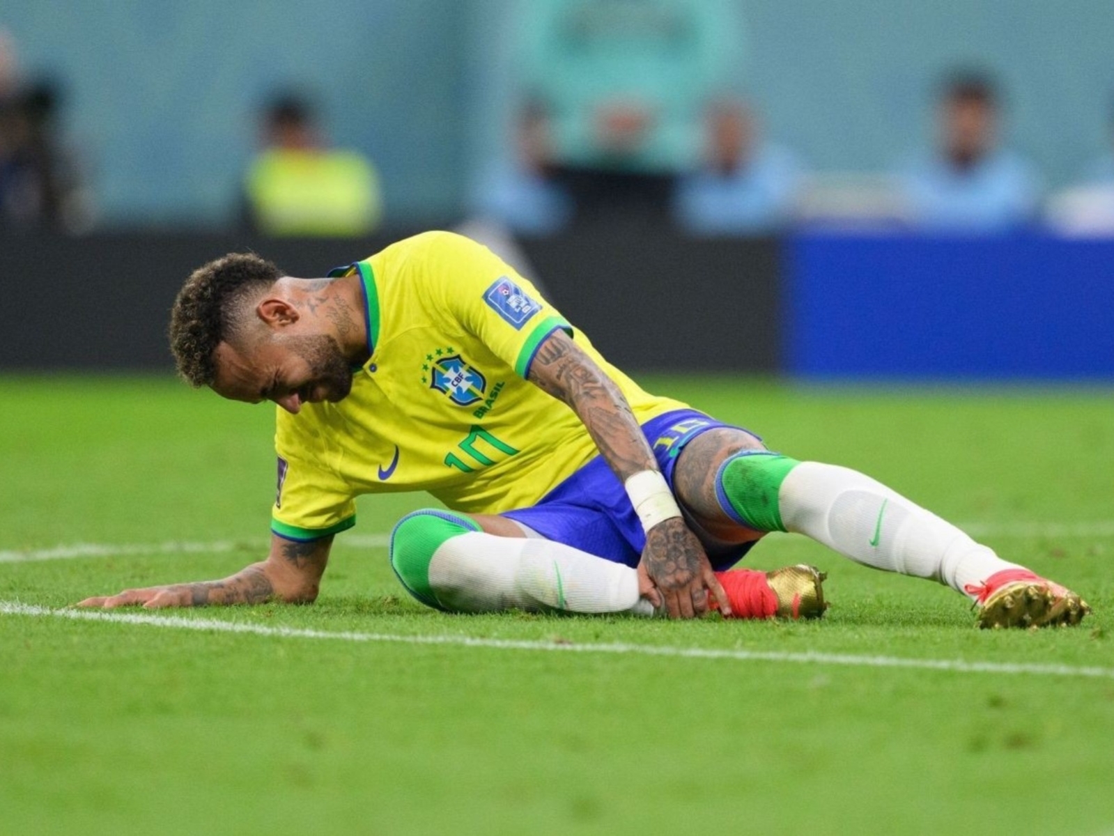 內馬爾 Neymar 參加世界杯資格賽受傷提前宣告賽季報銷，FIFA 或將支付高達 2.5 億元賠償金！