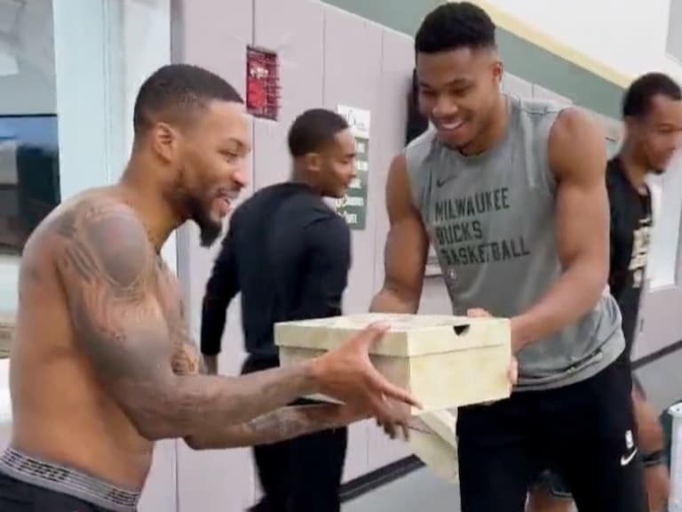 NBA／字母哥把簽名鞋 Nike Freak 5 送給 Damian Lillard，網友笑：「根本不可能穿！」