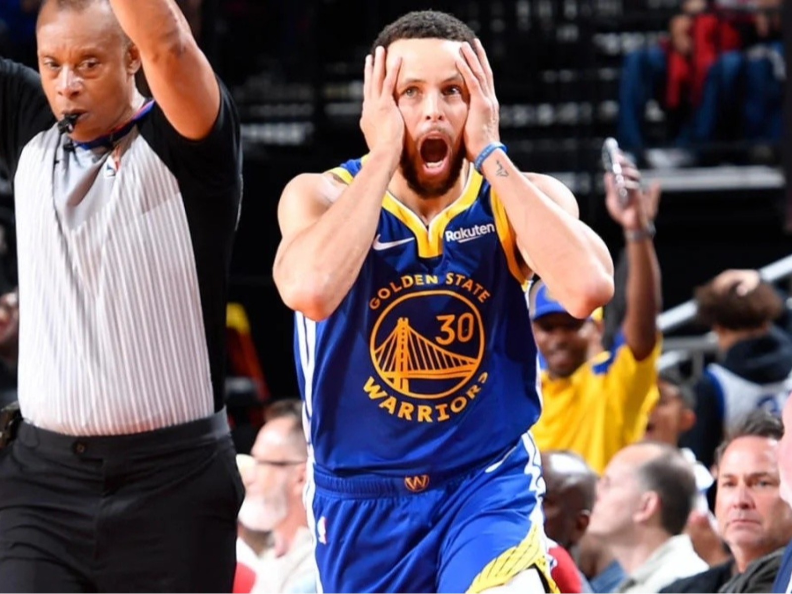 NBA／Stephen Curry 戲耍 Dillon Brooks 三分球命中，故意「抱頭吶喊」嘲諷技能點滿！