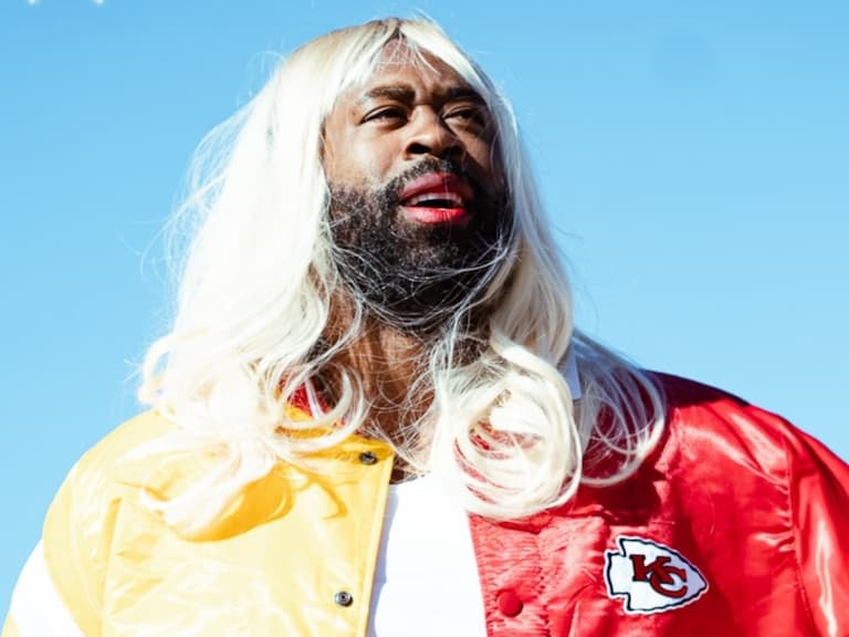 NBA／DeAndre Jordan 萬聖節扮成「泰勒絲」登場，網友看傻：「泰勒絲不排除提告！」