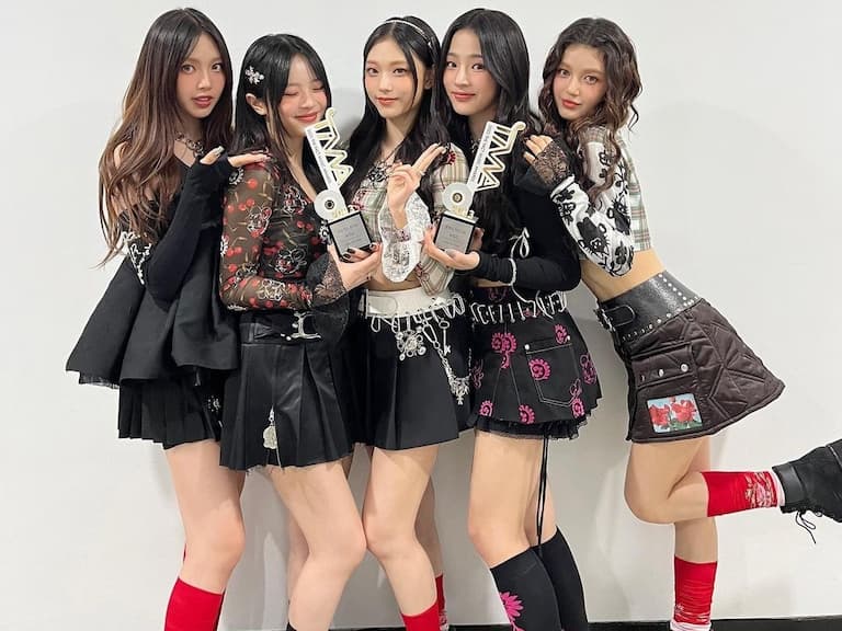 NewJeans Minji 吹笛動作引發吸菸疑慮！網友：「她都 19 歲了！」
