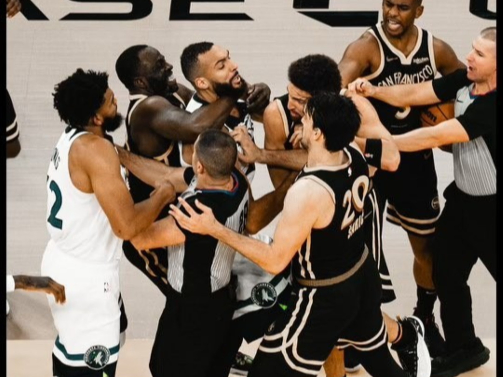 NBA／Green 鎖喉 Gobert 引發爭議！勇士教練 Kerr：「是對方先把手放在 Klay 脖子上！」