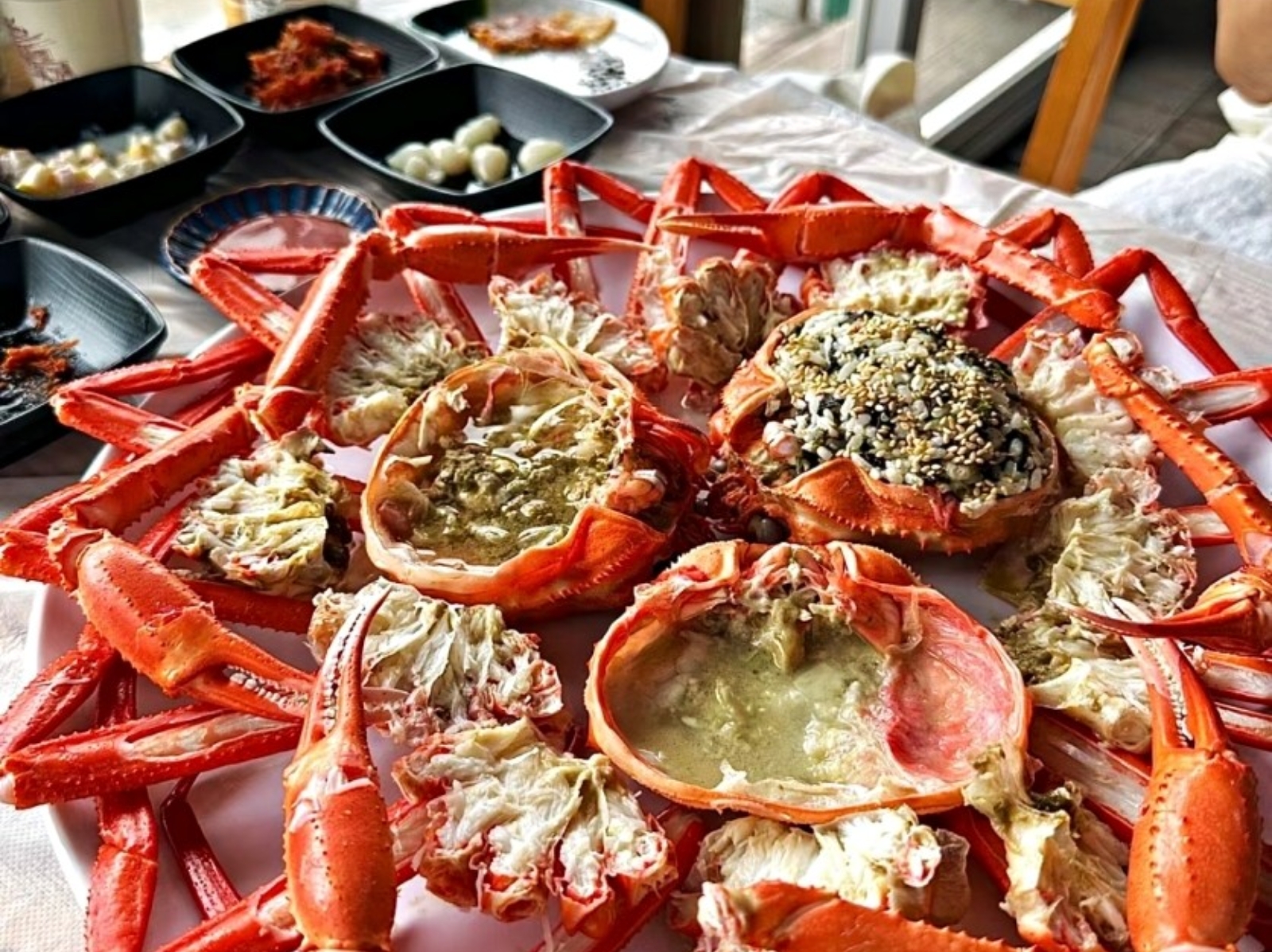 2024 韓國江原道必吃美食推薦：超鮮毛蚶拌飯、紅蟹蟹膏大餐⋯滑雪一日遊就這樣吃！