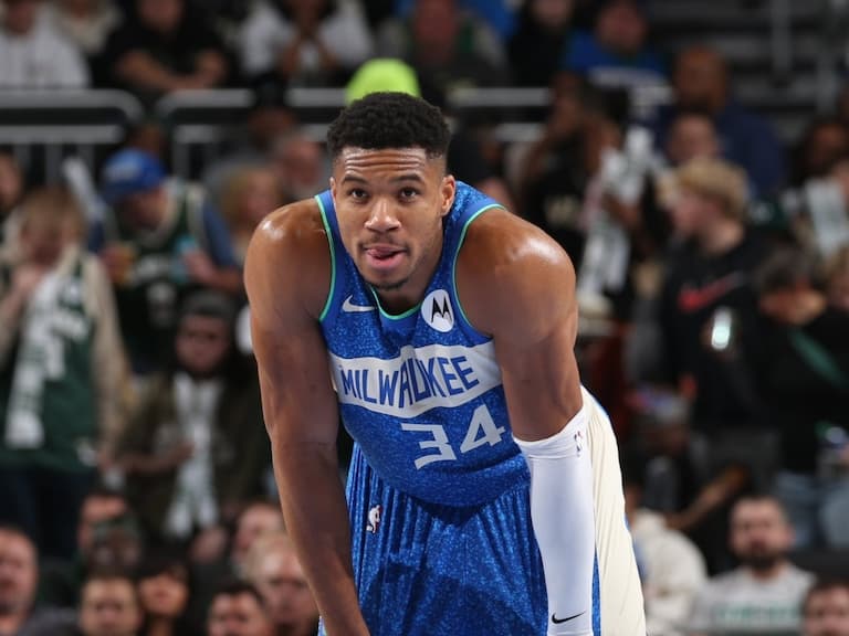 NBA/字母哥 Giannis 一條龍快攻灌籃「只運一次球」!率公鹿擊敗尼克挺進季中錦標賽四強!