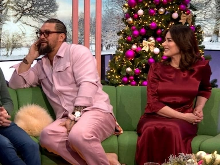 《水行俠》傑森摩莫亞 Jason Momoa 上節目全程背對女主持人遭批「粗魯！」