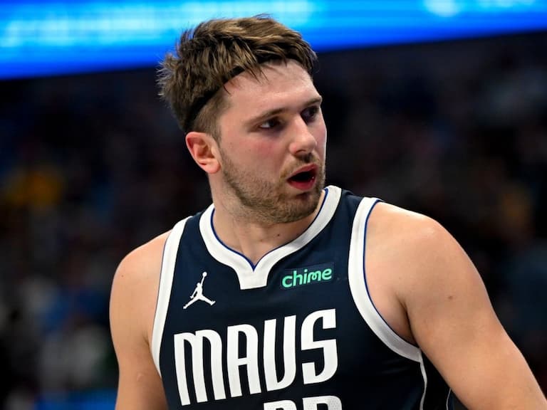NBA/Luka Doncic 把詹皇晃飛三分球命中,全場轟 33 分 17 助攻無人能擋!