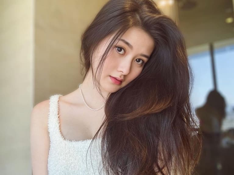 孫芸芸愛女「廖思惟」遺傳媽媽美貌基因！單穿小可愛嘟嘴辣曬「超有料」美照！【野生抓正妹】
