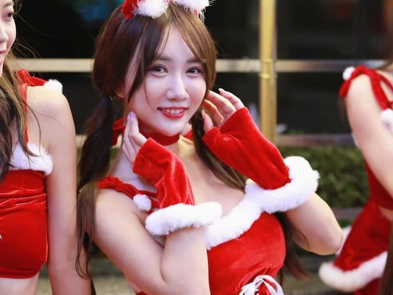 「啦啦隊小龍女」小珍奶化身性感兔女郎，辣跳《Santa Tell Me》放送聖誕大禮！【野生抓正妹】