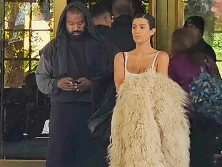 「肯爺」Kanye West 再當爸?老婆比安卡森索里 Bianca Censori 毛毯遮肚疑似懷孕!