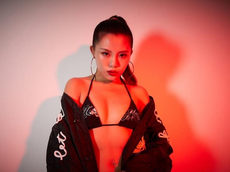 台灣女優管明美開發出新癖好！曾拍片被撞飛還腦震盪！【大稻埕男優專欄】