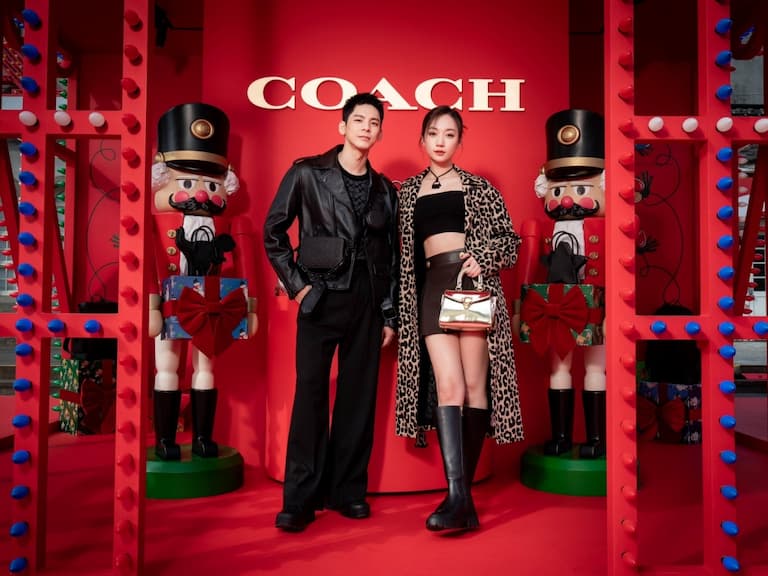 COACH HOLIDAY 佳節主題戶外裝置登場，林柏宏和Julia 吳卓源攜手演繹冬日風格
