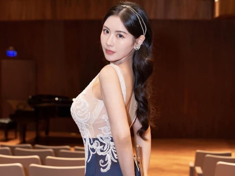「最辣音樂老師」謝孟儒演奏樂器引 PTT 暴動！蕾絲洋裝「中路全失守」，破尺度惹火照一次公開！
