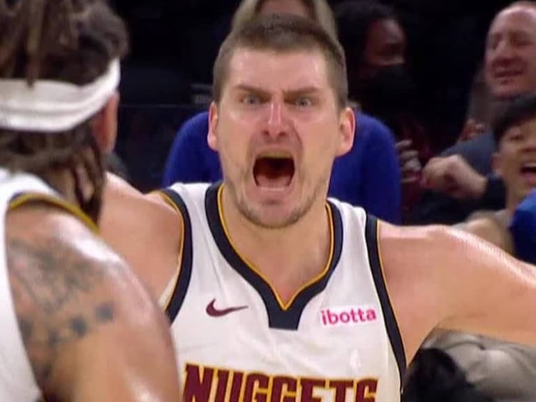 NBA/Nikola Jokic 飆進「中場大號三分球」絕殺,金塊克服 18 落後逆轉勇士!