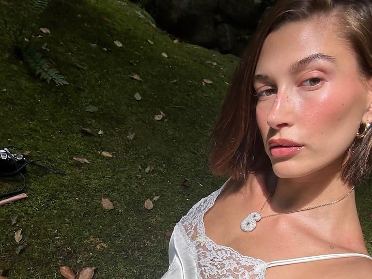 海莉比伯 Hailey Bieber IG 曬 11 字心情文,吐露近況引發婚變傳聞!