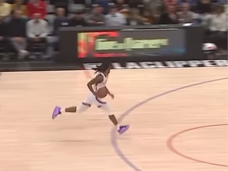 NBA／雷霆新秀 Cason Wallace 快攻上籃「離譜走步」裁判未吹，讓廣大球迷看傻！