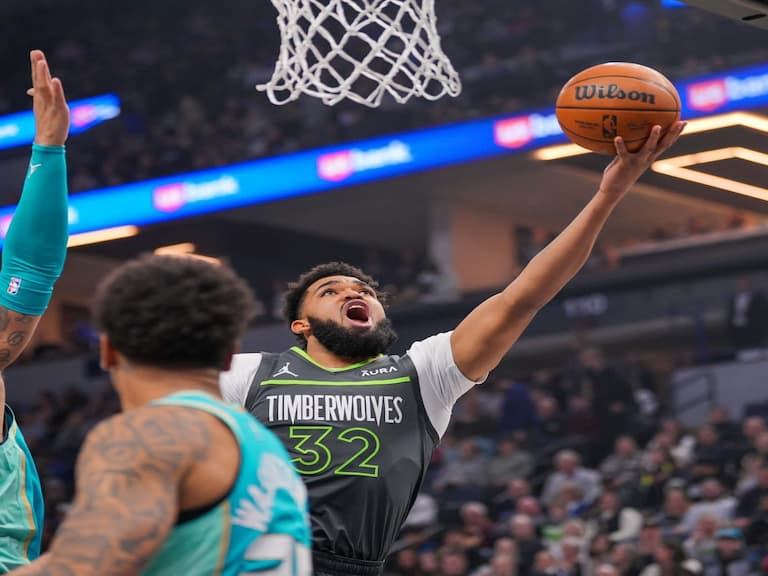 NBA／Karl-Anthony Towns 上半場狂炸 44 分打破歷史紀錄，全場轟 62 分無奈灰狼仍輸球！