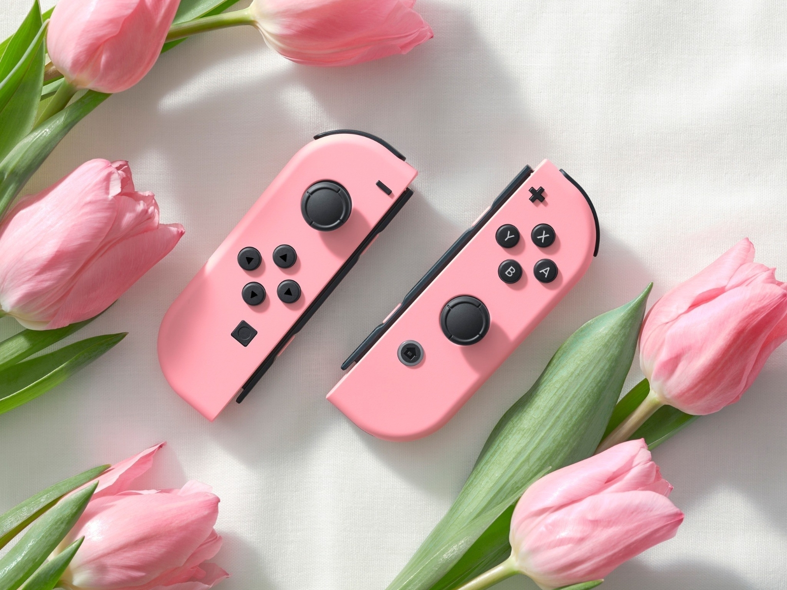 任天堂 Nintendo 即將推出限定配色「全粉色」Joy-Con 控制器，並與《碧姬公主 表演時刻！》一同開賣！