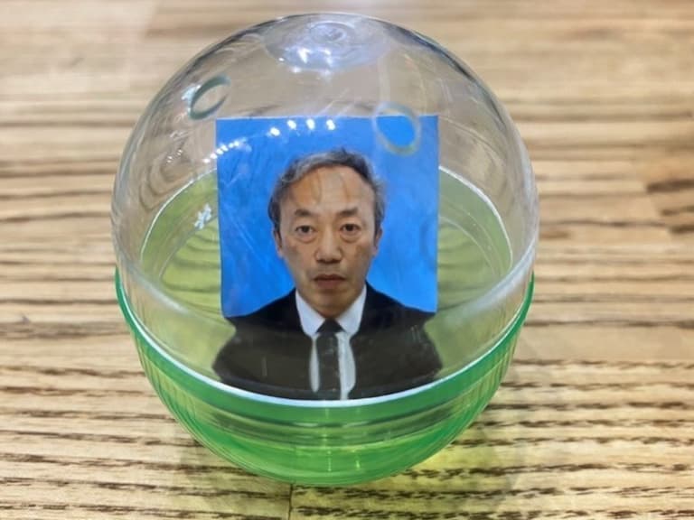 盤點 10 個奇葩扭蛋：真人證件照、少女情書⋯讓你讚嘆日本人腦洞大開的程度！