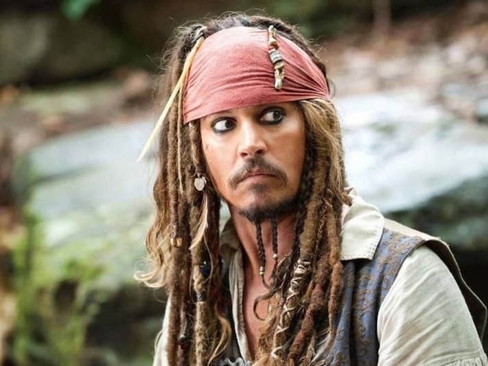 強尼戴普 Johnny Depp 揭露只演「搞怪角色」背後原因！怕影迷無聊：「我就是喜歡挑戰災難性的東西！」
