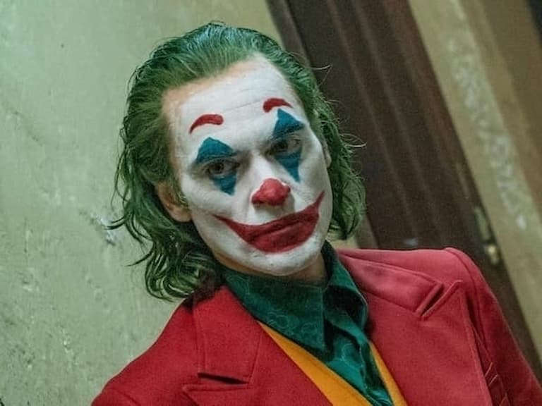 DC《小丑 2》上映引熱議！電影拍攝預算破億、瓦昆菲尼克斯 Joaquin Phoenix 片酬從 450 萬漲到千萬！