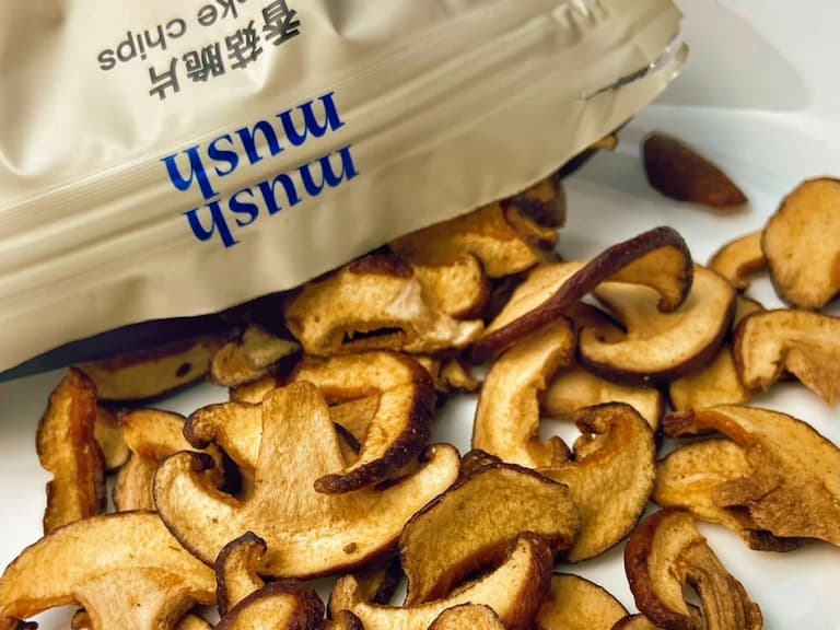 2024 素食零食推薦 TOP 10：蔬果片、果凍⋯香到讓你搶著吃！