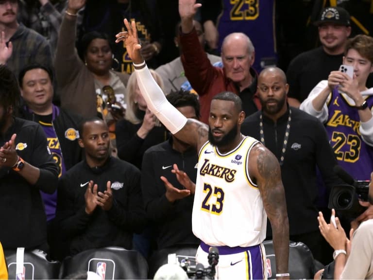 NBA／詹皇 4 萬分「得分曲線圖」曝光，網友嘆為觀止：「20 年來毫無進步！」