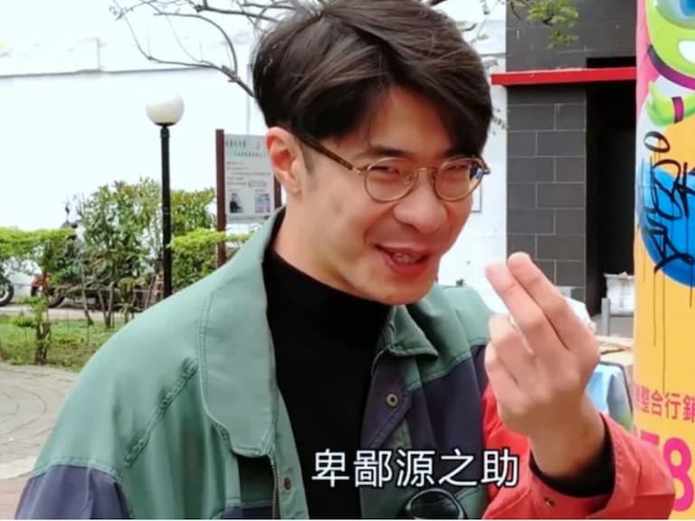 「反正我很閒」成員鍾佳播拍「霸佔 YouBike 教學」引爭議，被網友砲轟「帶頭做壞榜樣」！