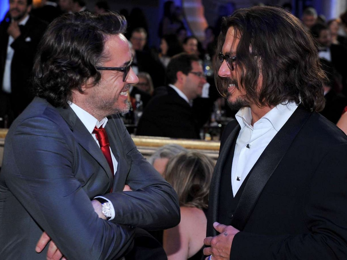 強尼戴普 Johnny Depp 發文祝小勞勃道尼 Robert Downey Jr. 獲獎！遭眼尖網友發現照片是 Ｐ的挨酸：「想蹭話題？」