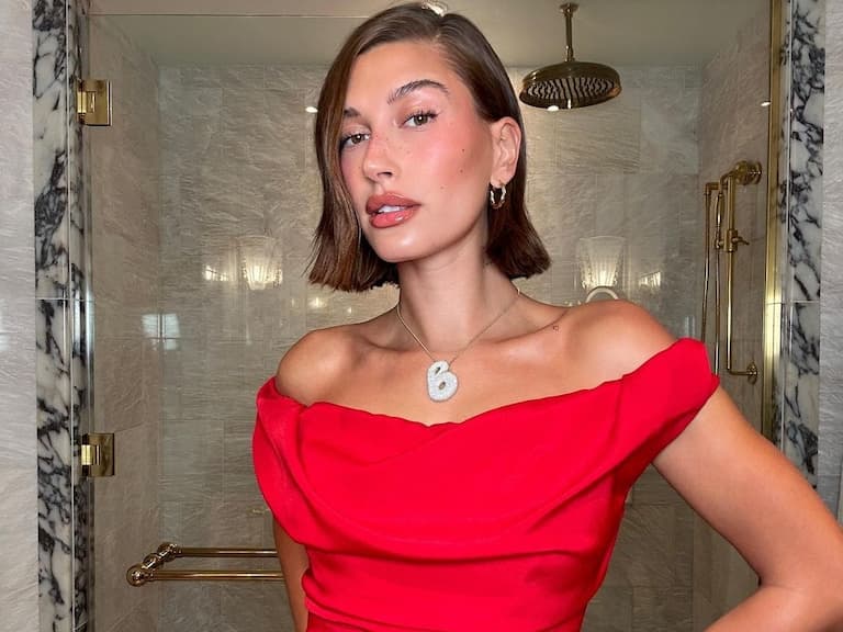 海莉比伯 Hailey Bieber 罕見缺席奧斯卡派對！傳出疑似懷孕！