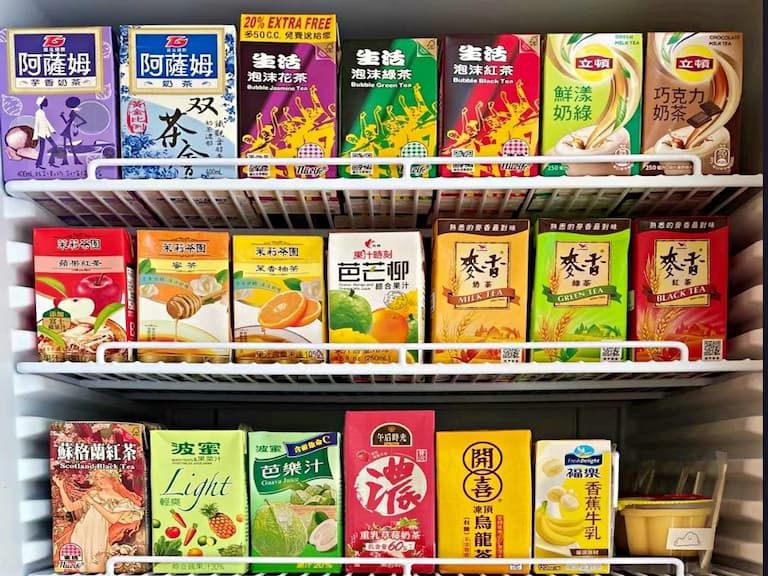 2025 超商鋁箔包飲料推薦 TOP 10：立頓奶茶、生活泡沫綠茶⋯銅板價喝的都是青春回憶！