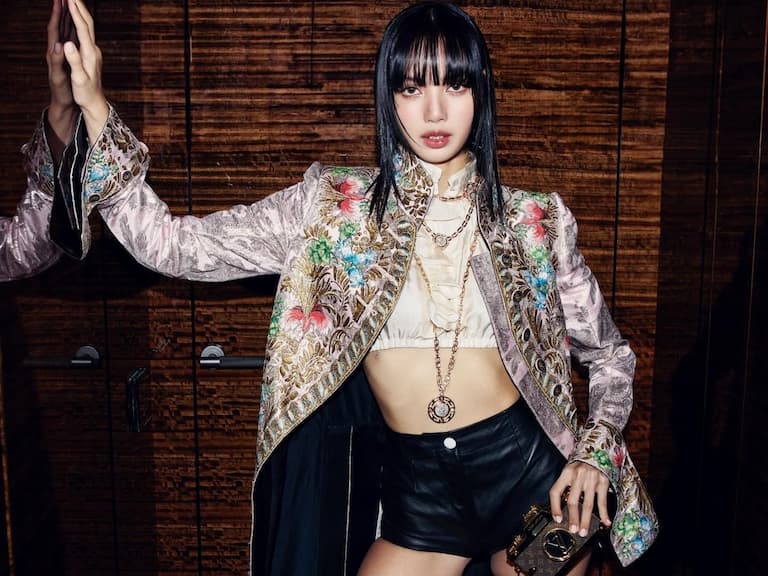 BLACKPINK Lisa 出席寶格麗 BVLGARI 活動曝光新刺青紋身，記錄人生「最重要的名字」！