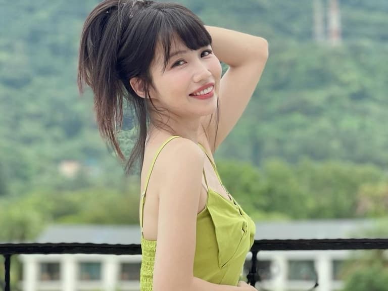 「啦啦隊女神」小帆雪地比基尼解放尺度！情人節曬限定辣照，雪神熱辣出爐！【野生抓正妹】