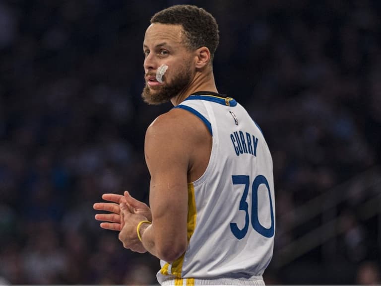 NBA／勇士敗給尼克，Stephen Curry 情緒嚴肅：「照這樣打根本走不遠⋯」