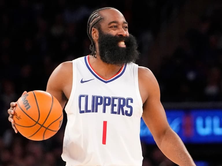 NBA／快艇領先分數太多，James Harden 竟試圖封阻隊友 Kawhi Leonard 投籃！