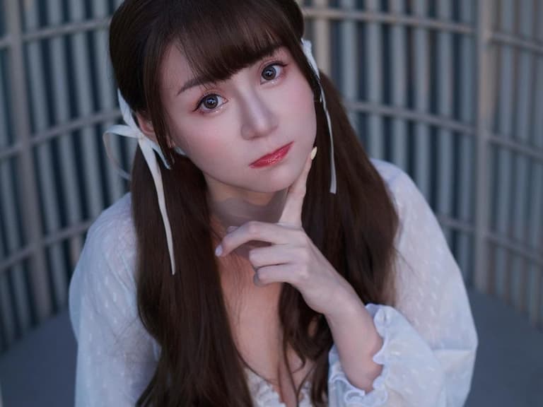 「中信啦啦隊」短今透明浴室擺拍全看光！比基尼 X 型猛集中超豐滿！【野生抓正妹】