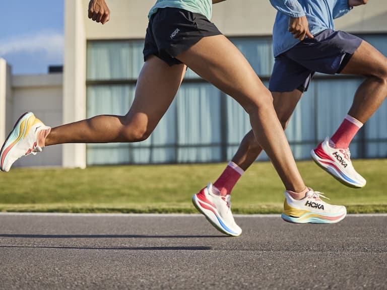 HOKA全新緩震之王誕生，SKYWARD X挑戰碳板鞋重新定義