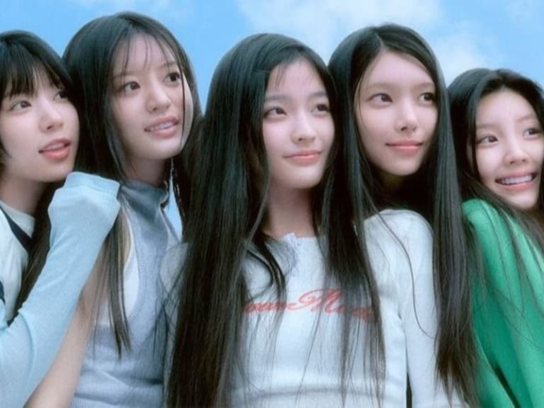 HYBE 與 ADOR 內鬥！閔熙珍反擊稱新女團 ILLIT 抄襲 NewJeans，網友揪出這些相似處！