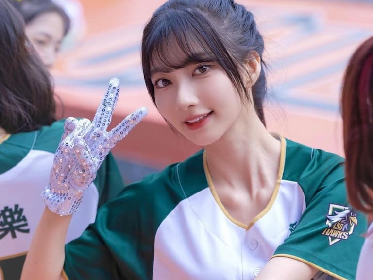 台鋼雄鷹啦啦隊「一粒」葉保弟應援曲太魔性！Rina、 Yuri、菲菲、孟潔辣跳致敬！【野生抓正妹】