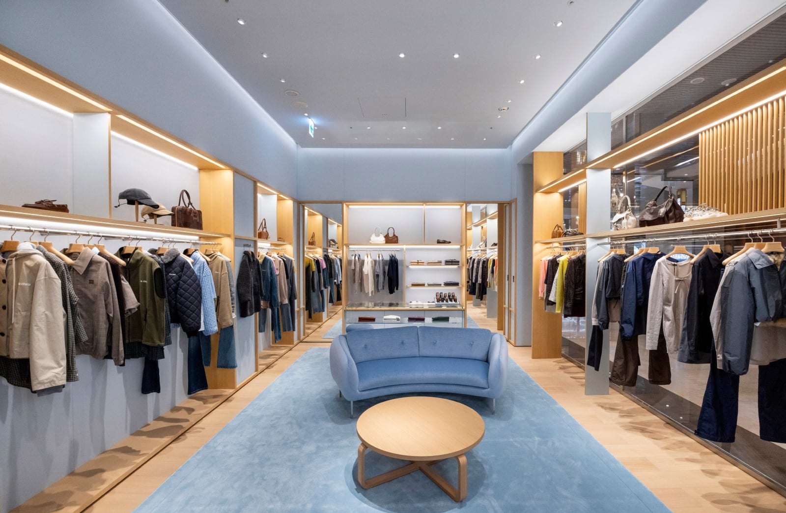 Miu Miu 台北微風南山店煥新開幕!話題單品、5 種韓星穿搭示範一次看!