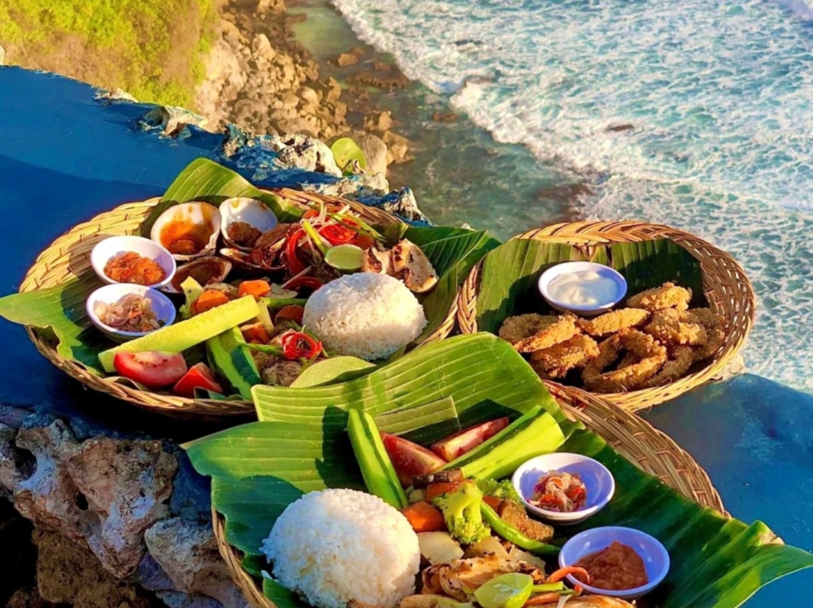2024 峇里島 10 大必吃美食推薦：香酥髒鴨飯、多彩優格碗⋯吃一口就幸福感飆升！