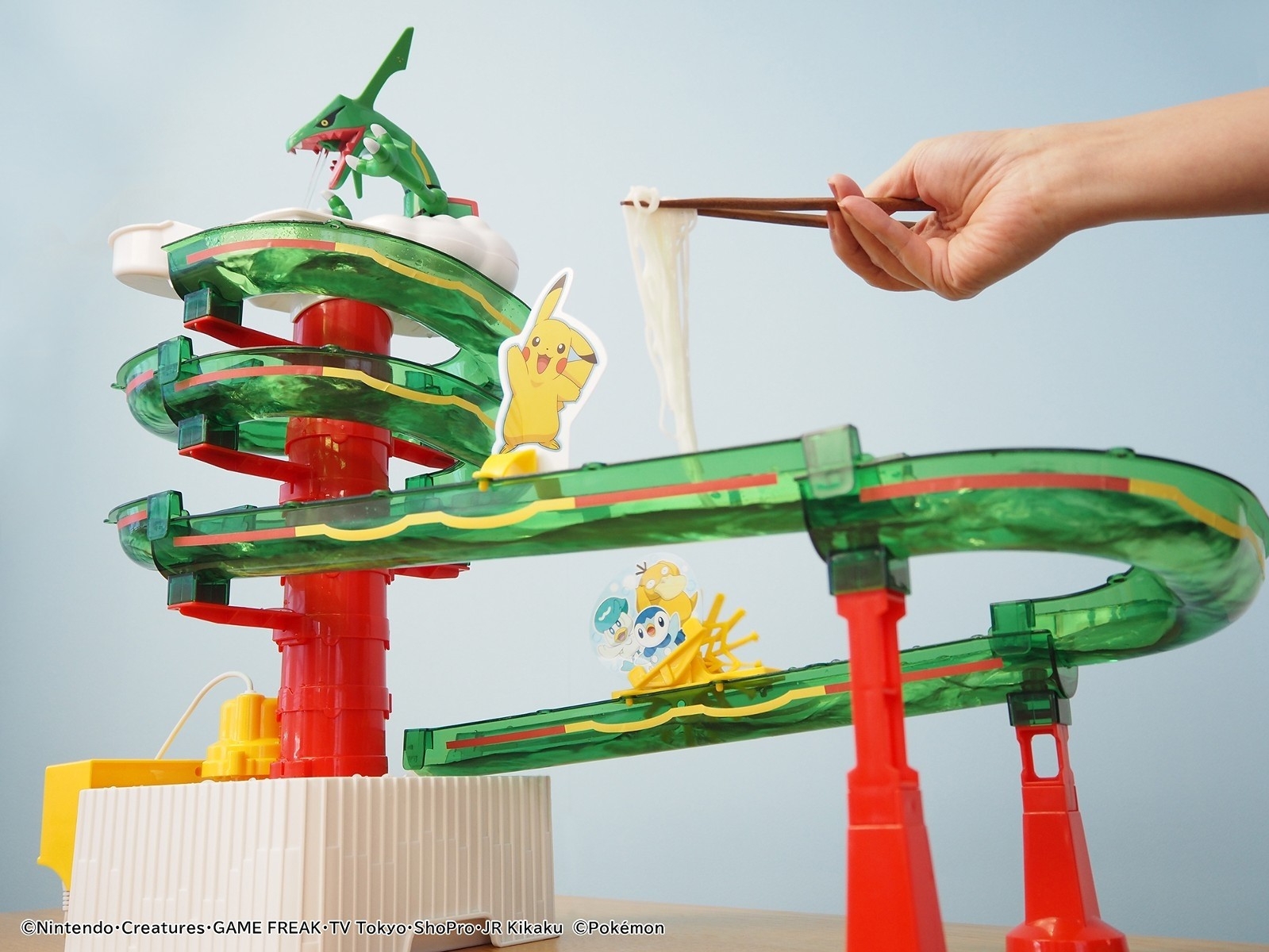 《寶可夢》攜手日本玩具公司 TAKARA TOMY 推出「烈空坐造型流水麵機」，發售日期、售價一次曝光！