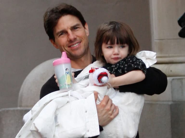 舒莉 Suri Cruise 在沒有爸爸湯姆克魯斯 Tom Cruise 陪伴下，穿著清爽歡慶 18 歲生日！