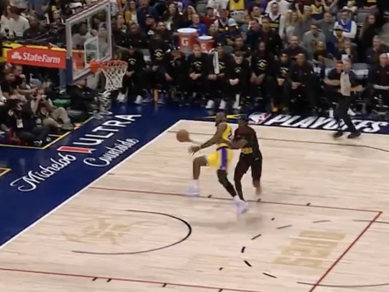 NBA／詹皇無視 KCP 硬扯「拖人上籃」進算加罰，39 歲全力詹誰也擋不住！