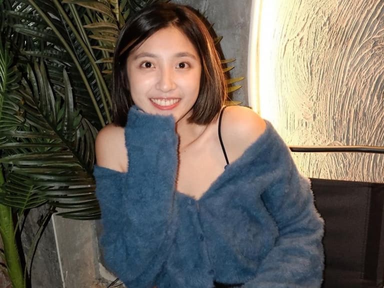 正妹領犬員 Caroline 掀 PTT 暴動！超熱辣身材曝光，鄉民瘋喊：「汪汪隊集合！」【野生抓正妹】
