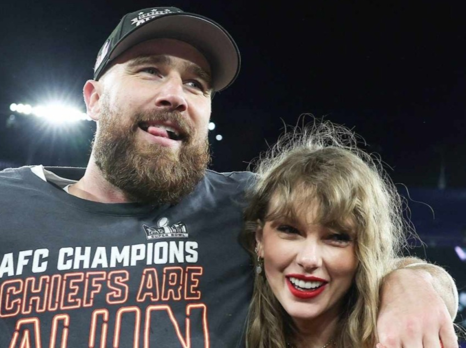 特拉維斯凱爾西 Travis Kelce 坦言跟泰勒絲 Taylor Swift 戀情被關注超自在：「這種感覺令人興奮！」