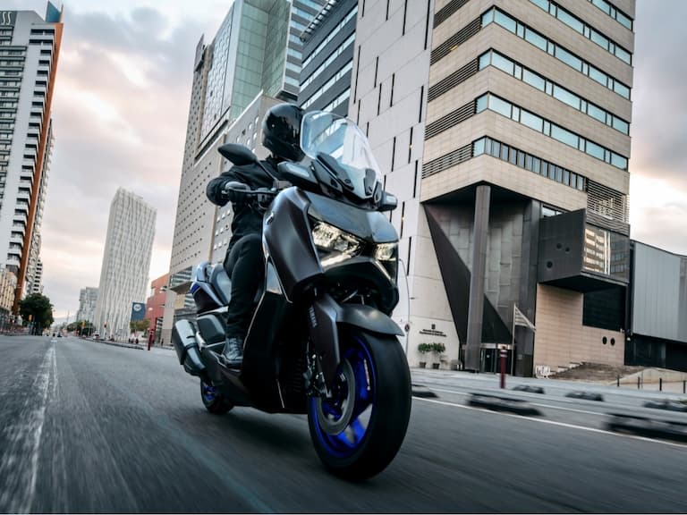 Follow the MAX ：「XMAX」2024 新色登場