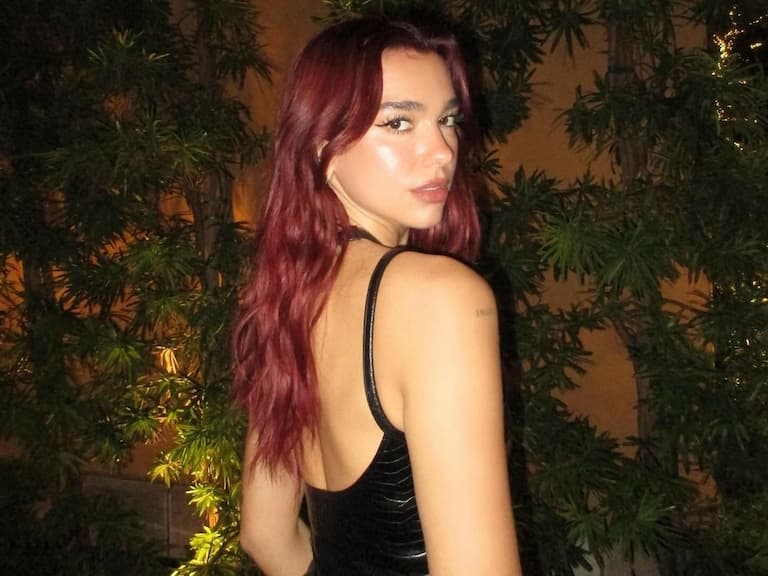 杜娃黎波 Dua Lipa 將來台獻唱！昔日舞台影片遭網友惡意嘲笑，坦言好受傷：「我決定離開！」