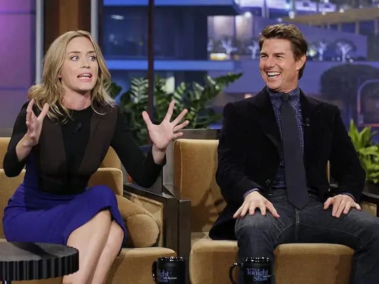 艾蜜莉布朗 Emily Blunt 坦言和過去「某些男演員」拍吻戲超想吐!外媒猜:「跟湯姆克魯斯親過!」